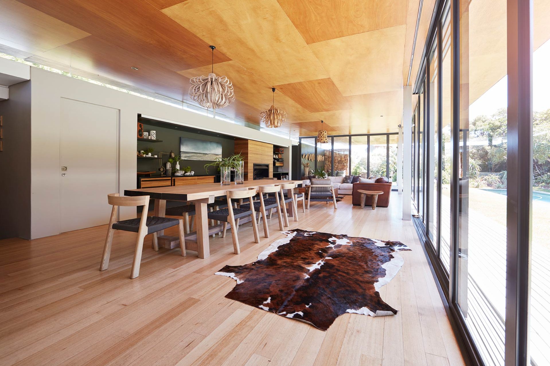 modernes Loft mit Parkettboden